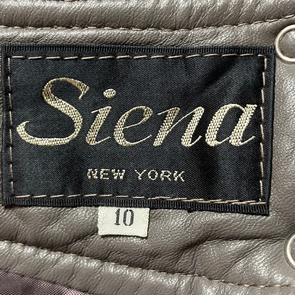 Siena New York Leather Skirt - Picture 8 of 13